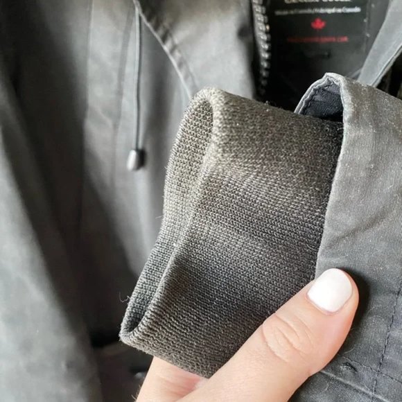 Authentic Canada Goose (Montebello) - Picture 7 of 8